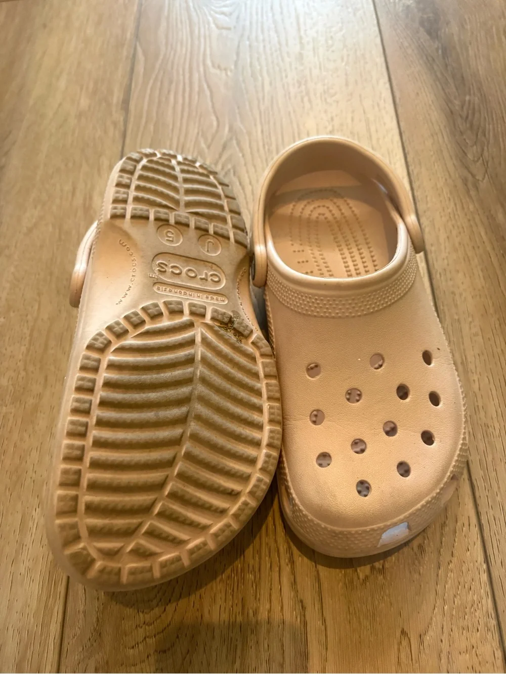 CROCS Kids Clog in Rose Peach Metallic